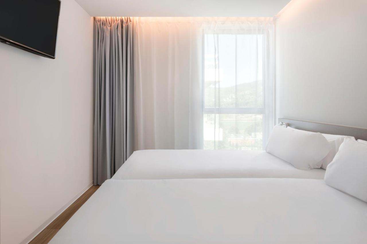 B&B Hotel Санту-Тирсу Экстерьер фото